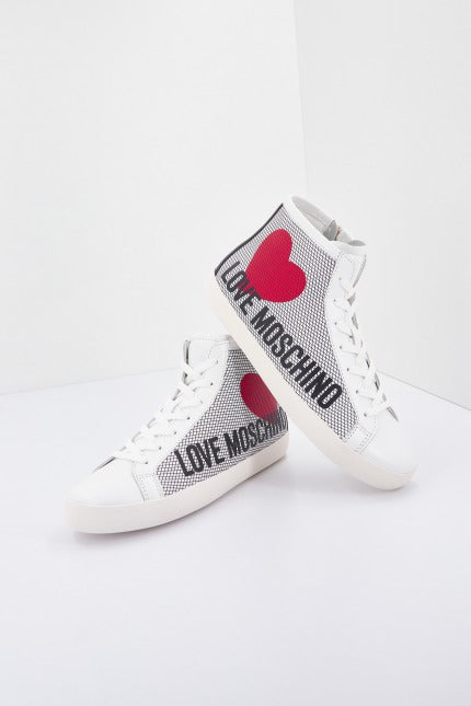 LOVE MOSCHINO SNEAKERD.CASSE en color BLANCO (1)