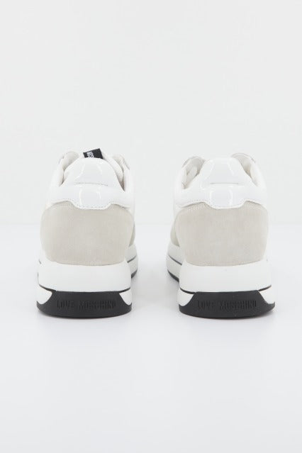 LOVE MOSCHINO JAGF en color BLANCO (3)