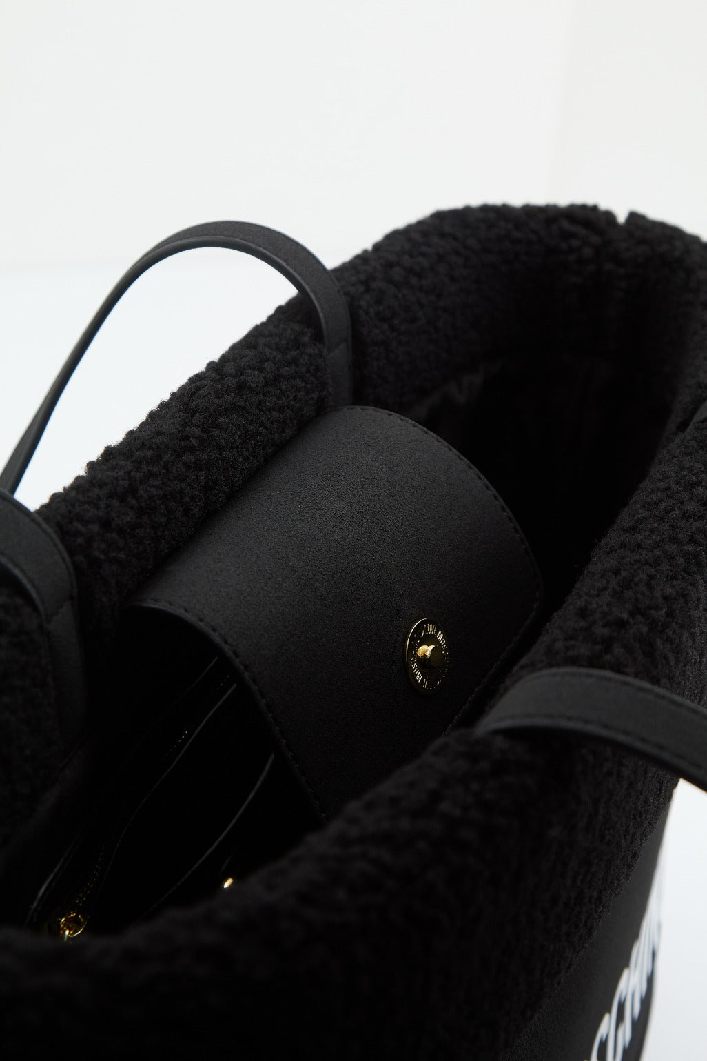 LOVE MOSCHINO JCPPH BORSA SUEDE en color NEGRO (3)