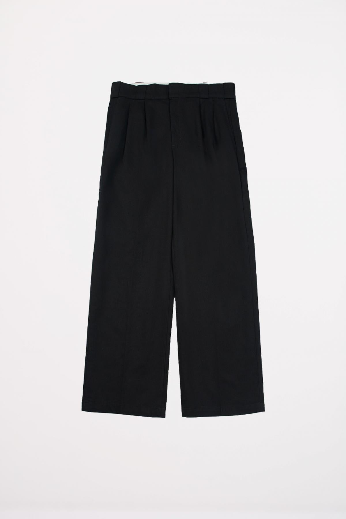 DICKIES PLEATED MULTI POCKET W en color NEGRO (2)