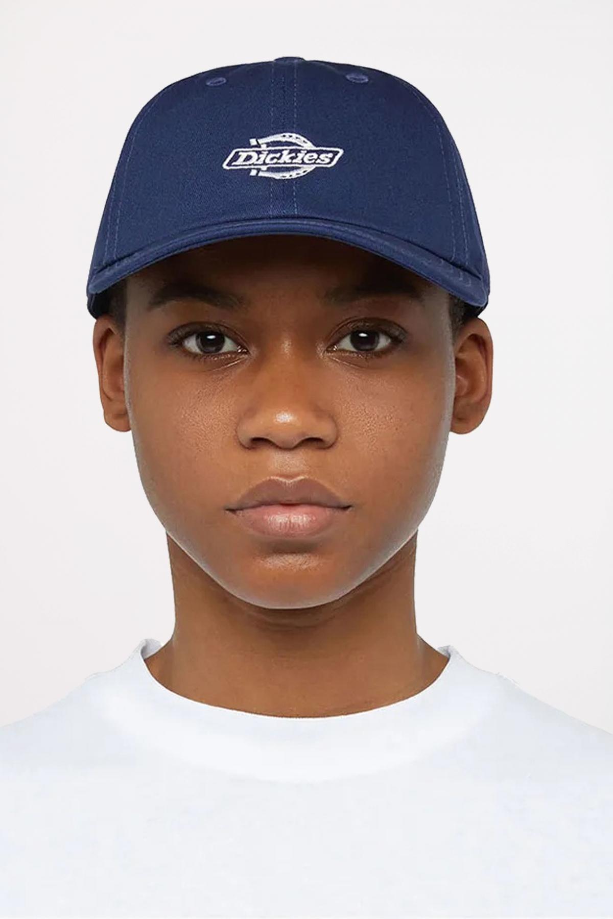 DICKIES ESSENTIAL DAD CAP NAVY en color AZUL (4)