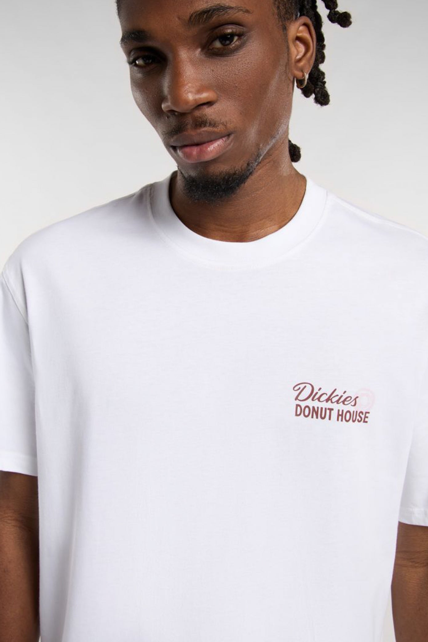 DICKIES DONUT HOUSE en color BLANCO (4)