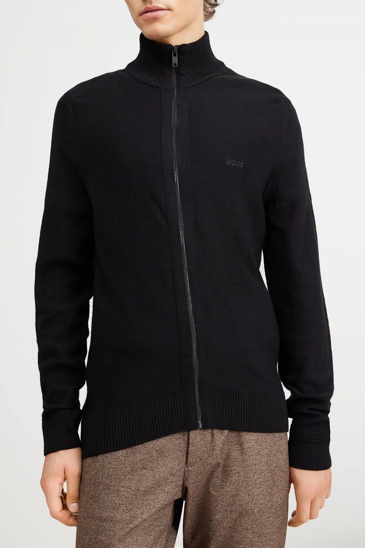 HUGO BOSS AVAC FZ en color NEGRO (1)