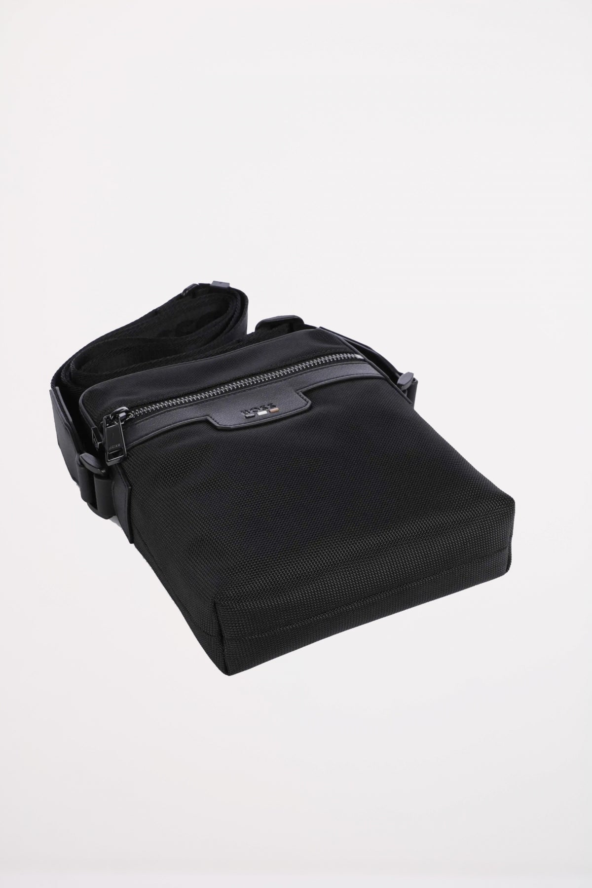 HUGO BOSS RAY N NS ZIP en color NEGRO (3)