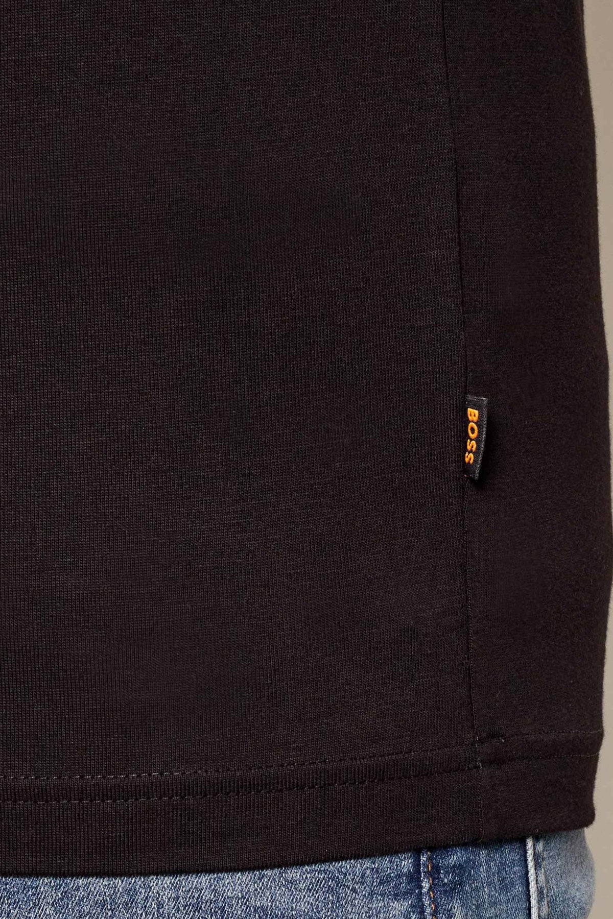 BOSS TE INSIGNIA en color NEGRO (4)