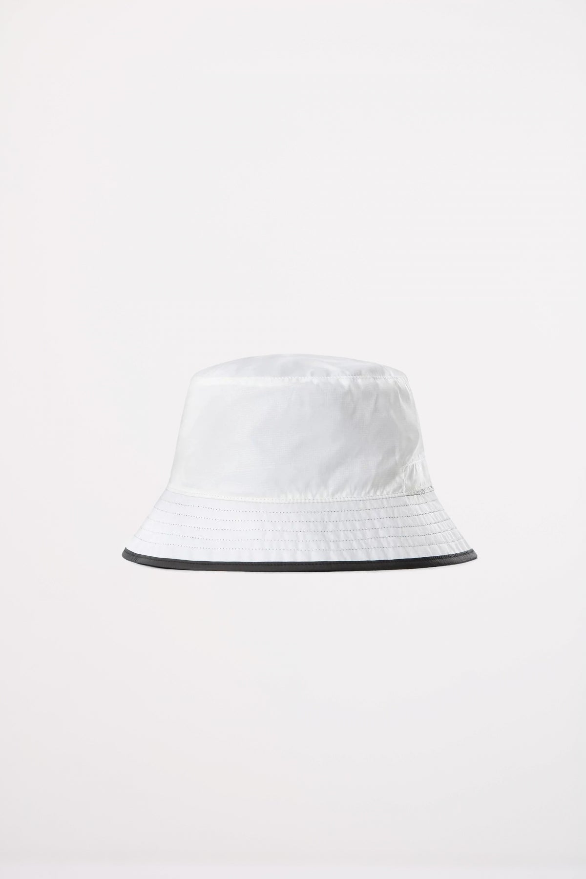 THE NORTH FACE SUN STASH HAT en color NEGRO (2)