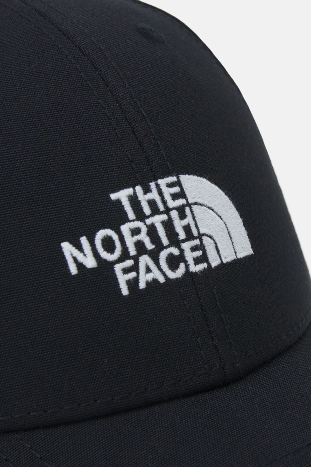 THE NORTH FACE RECYCLED CLASSIC HA en color NEGRO (4)