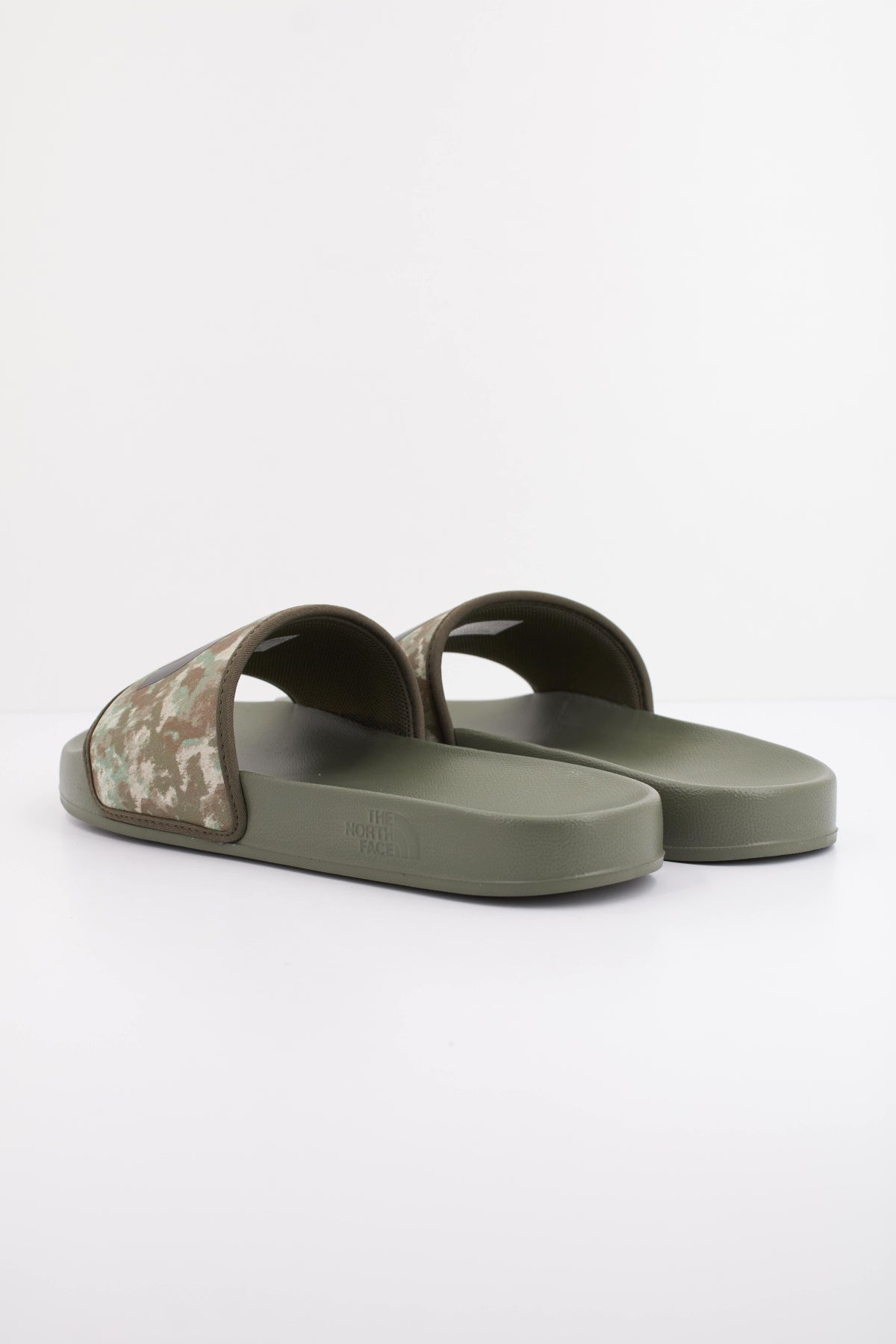 THE NORTH FACE PALA M BASECAMP SLIDE en color VERDE (4)