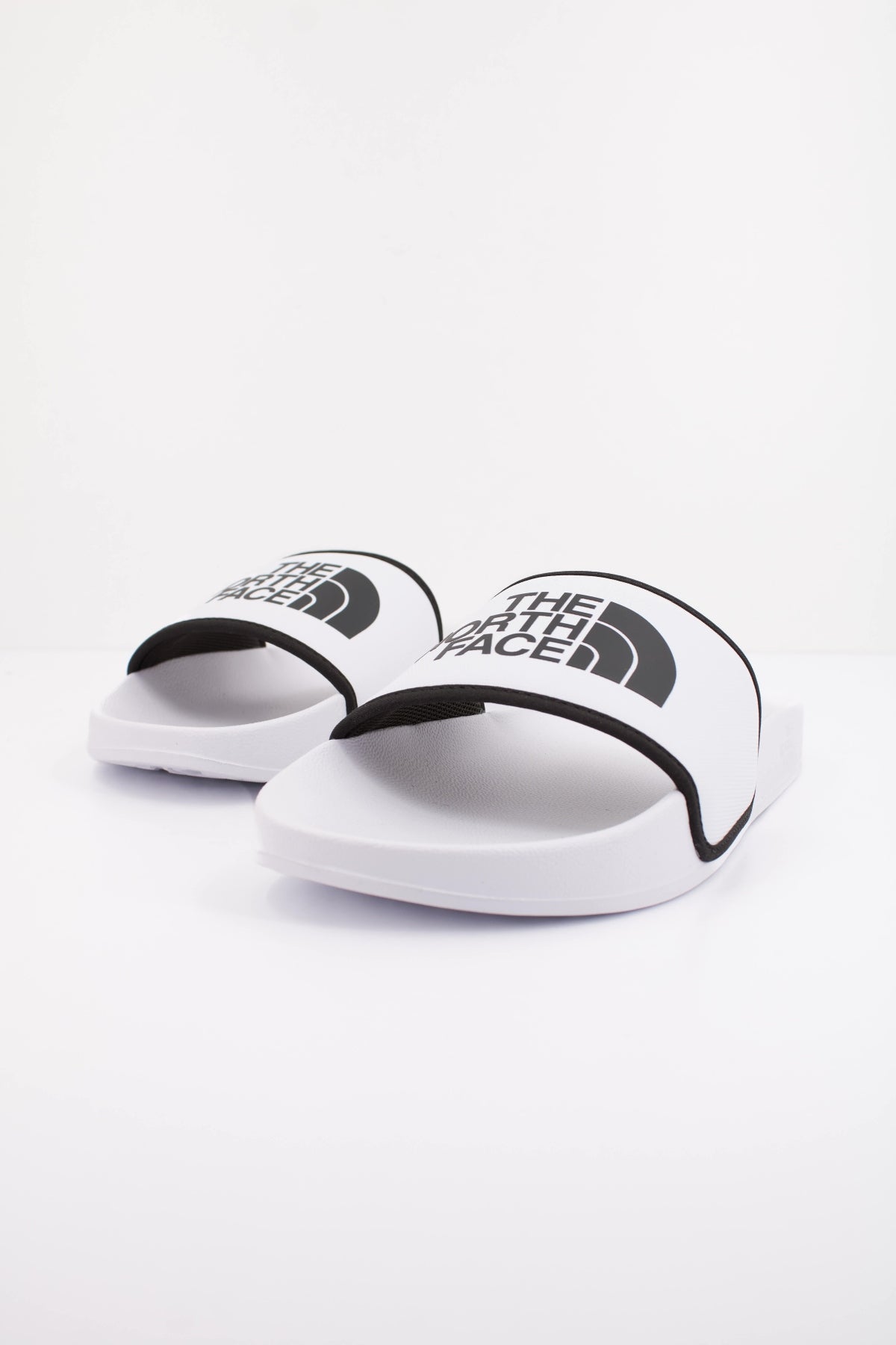 THE NORTH FACE PALA M BASECAMP SLIDE en color BLANCO (2)