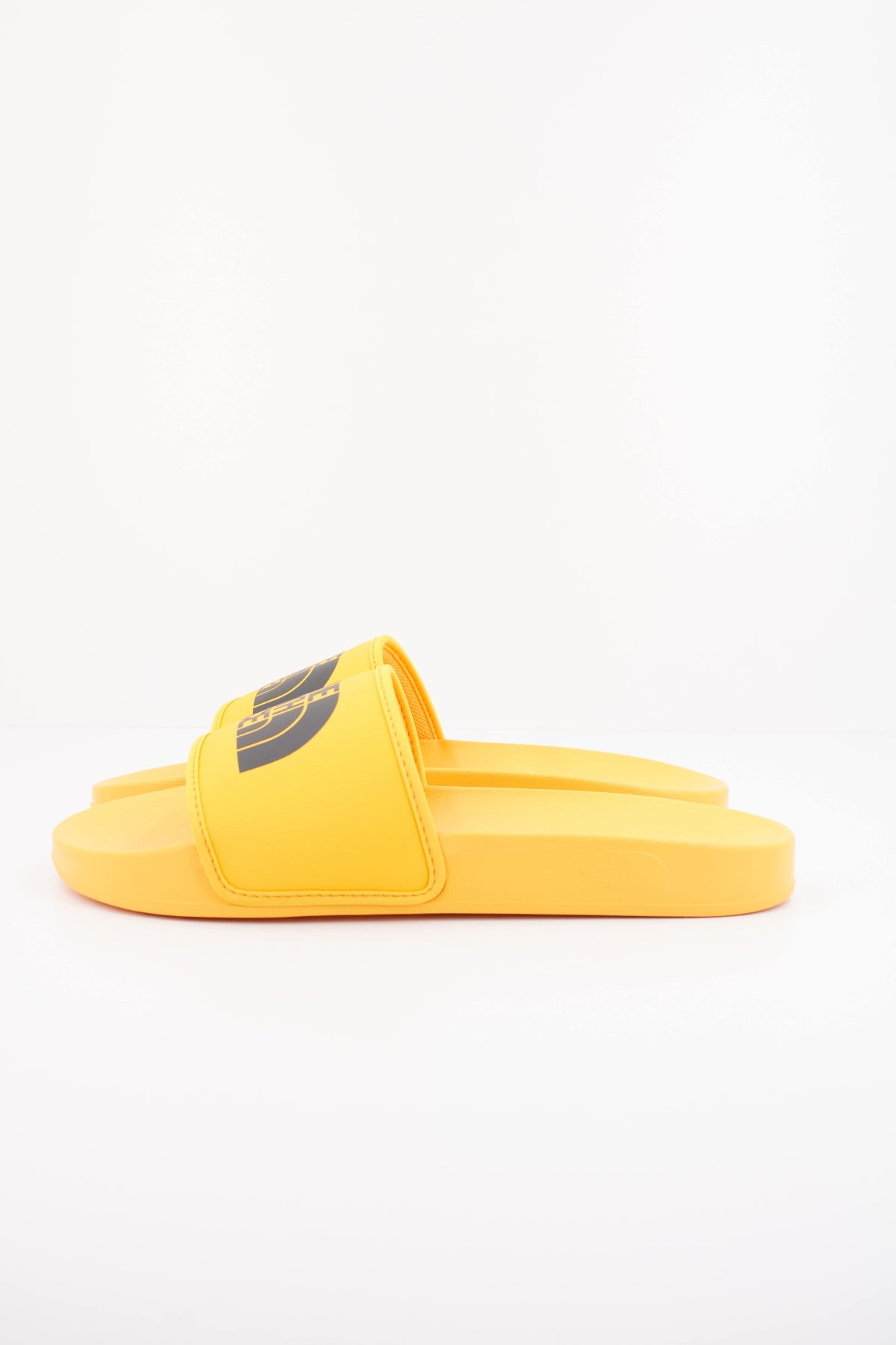 THE NORTH FACE PALA M BASECAMP SLIDE en color AMARILLO (1)