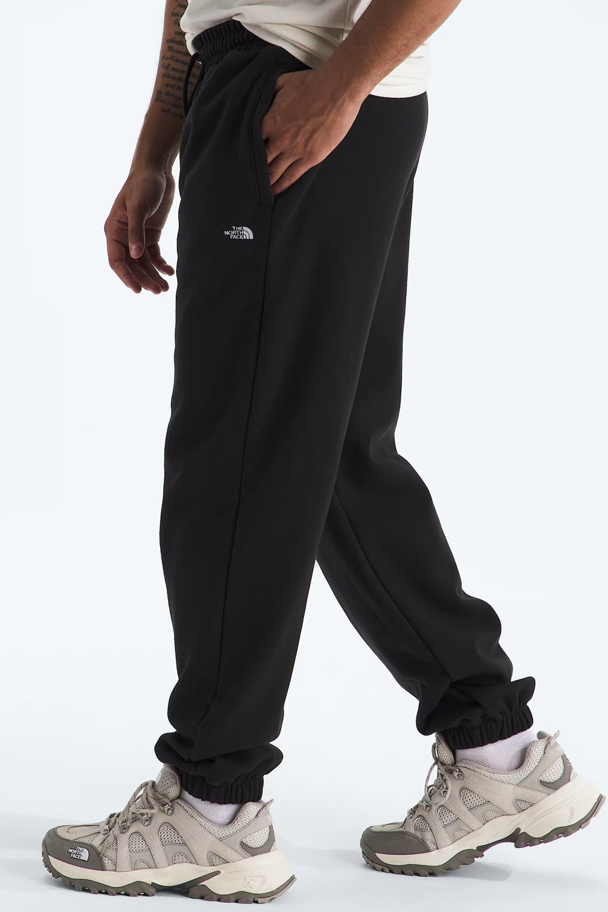 THE NORTH FACE M ESS SD RLX PANT en color NEGRO (3)