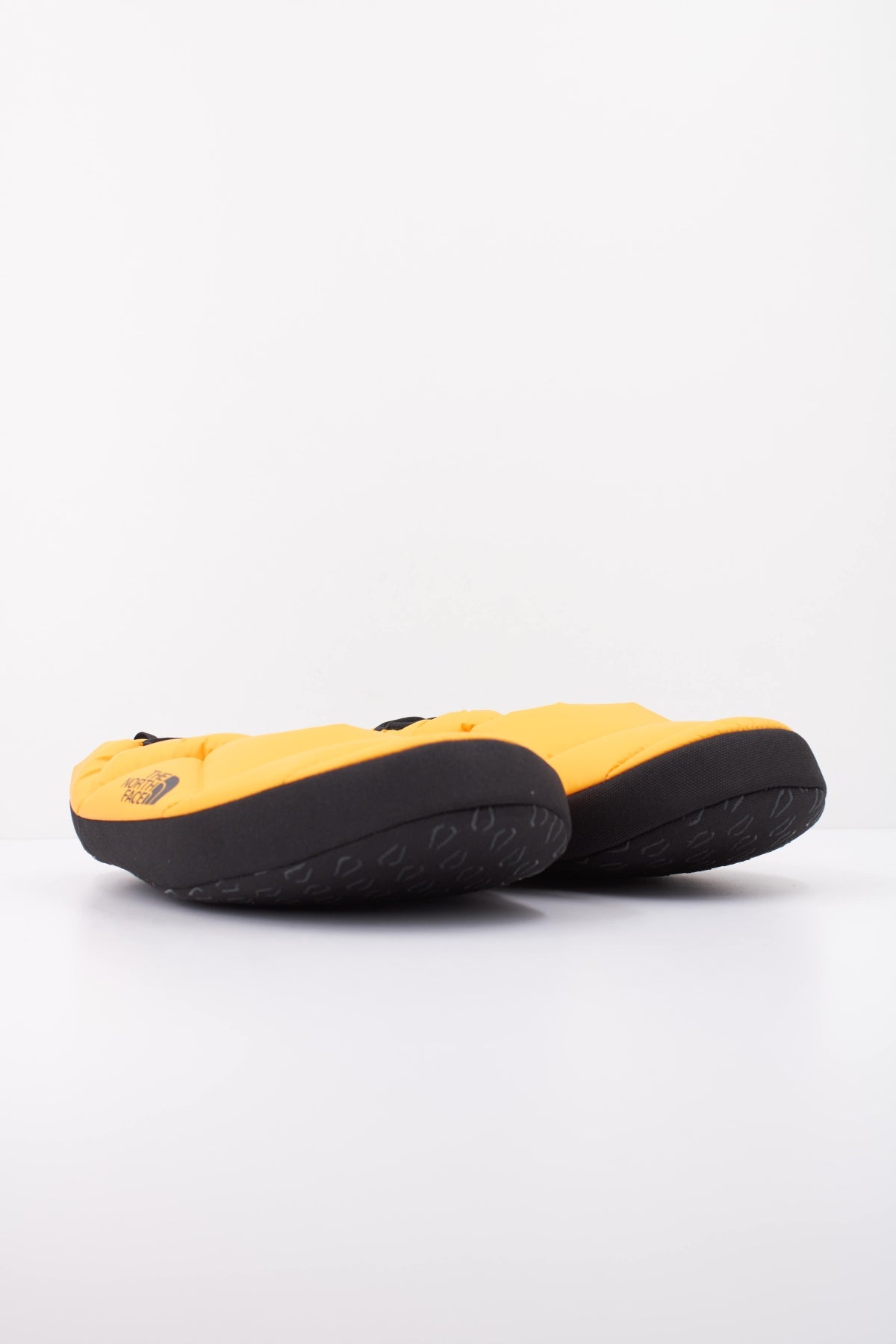 THE NORTH FACE NSE TENT MULE IV en color AMARILLO (2)