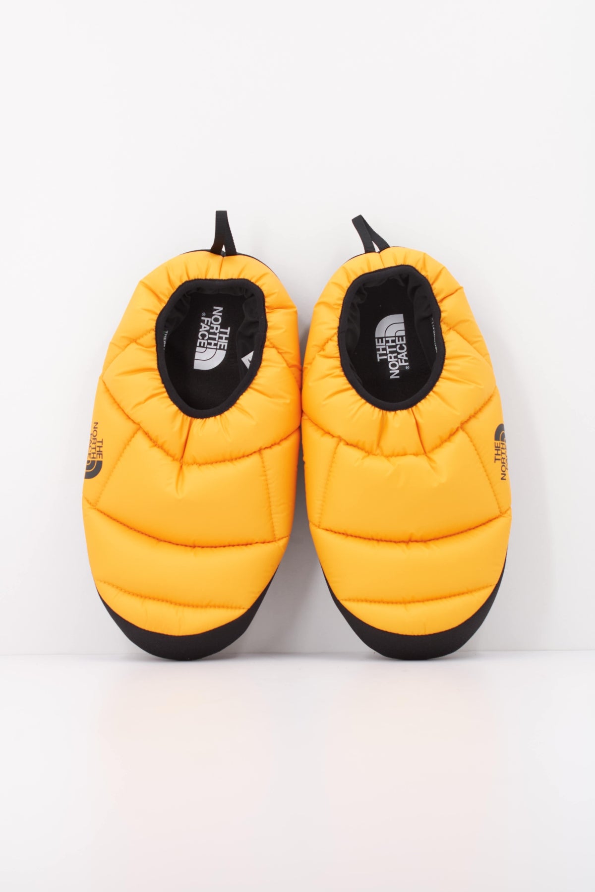 THE NORTH FACE NSE TENT MULE IV en color AMARILLO (3)