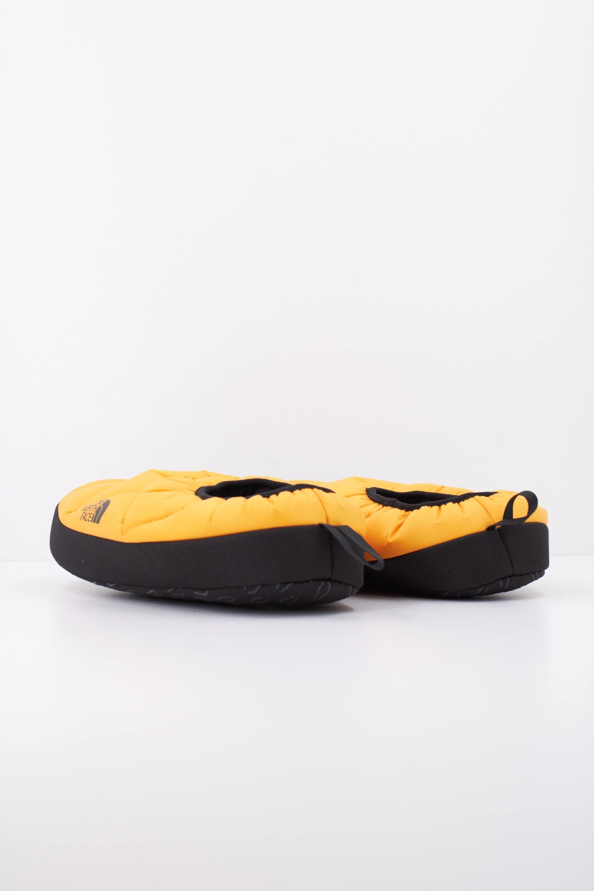 THE NORTH FACE NSE TENT MULE IV en color AMARILLO (4)