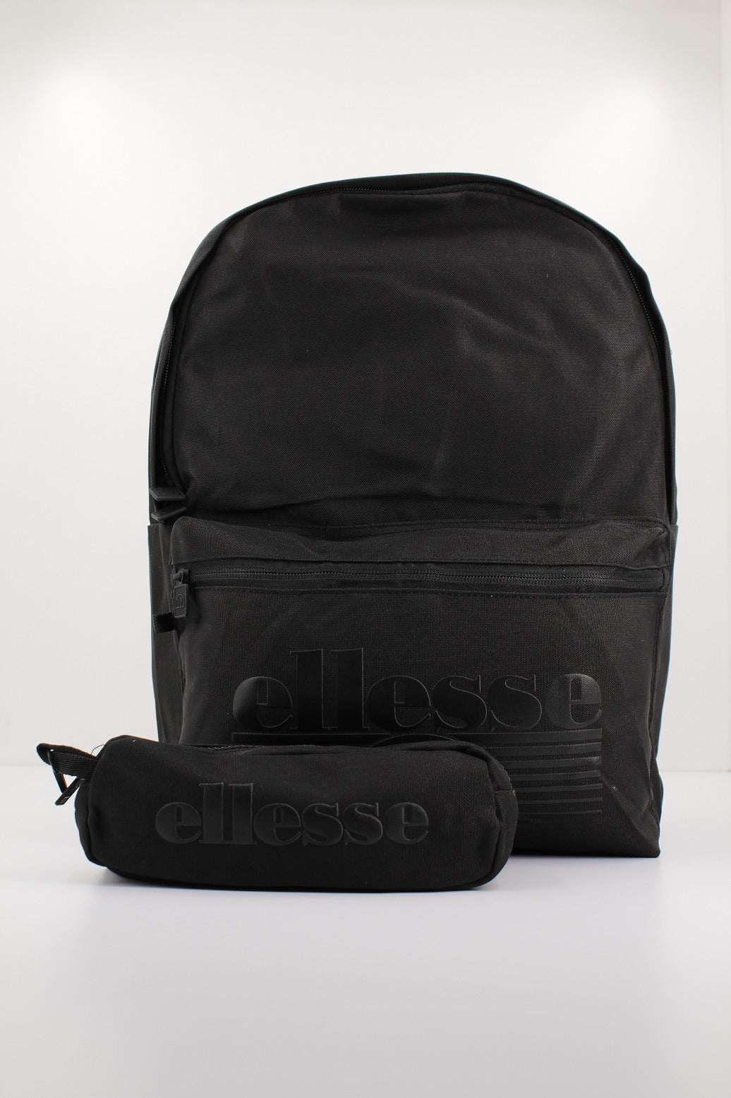 ELLESSE ADIELO BACKPACK en color NEGRO (2)
