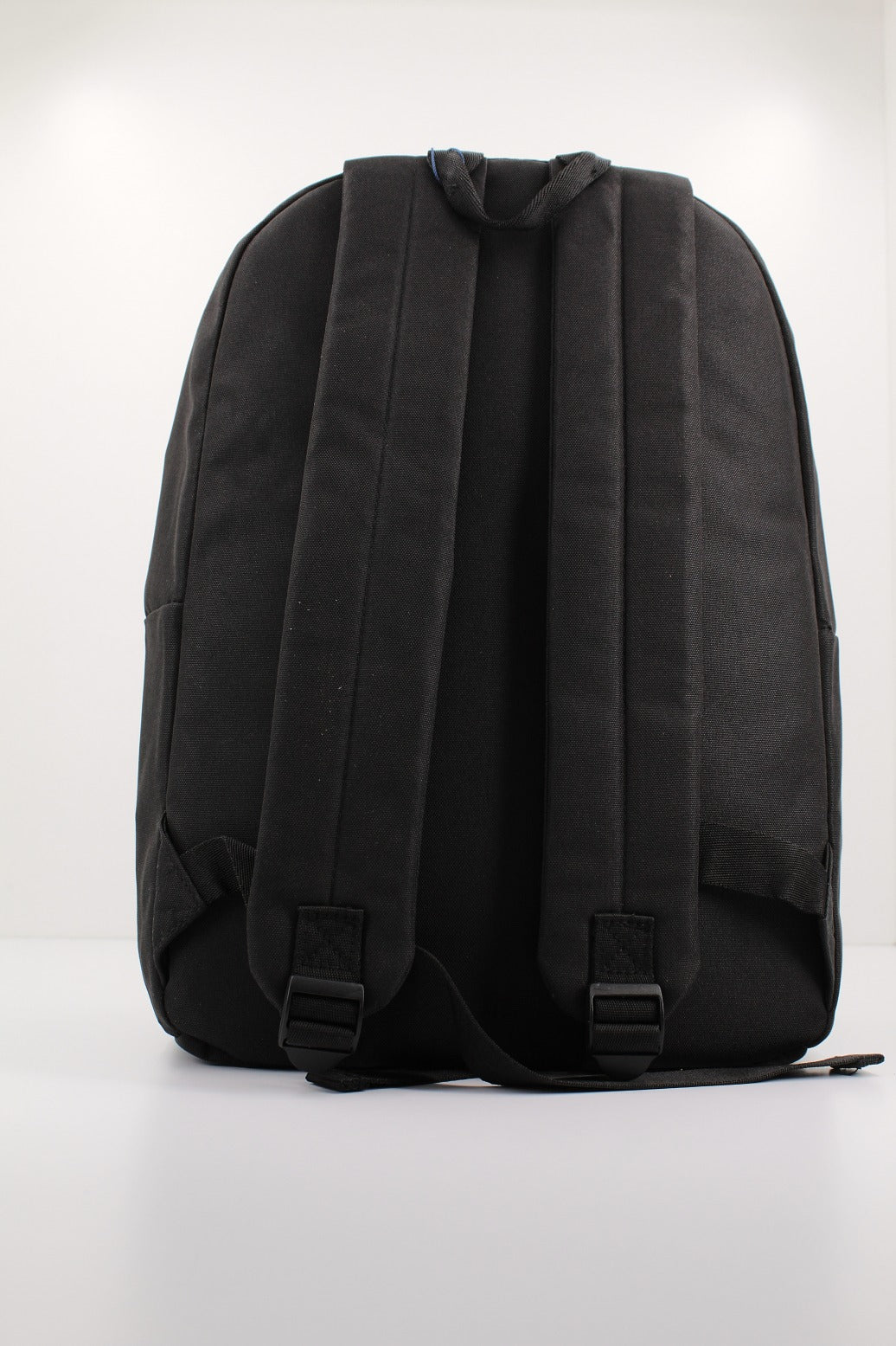 ELLESSE ADIELO BACKPACK en color NEGRO (3)