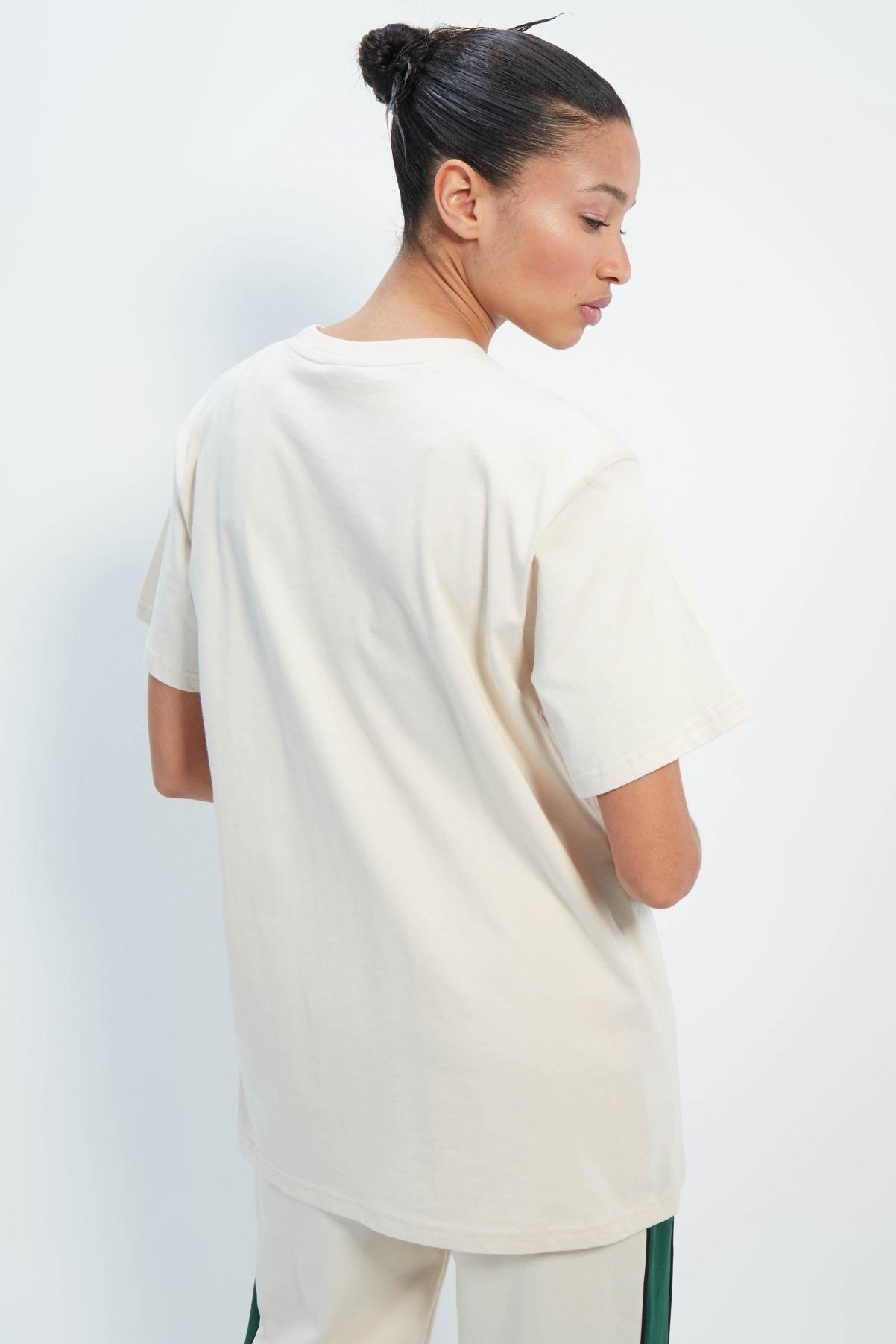 ELLESSE NIRA TEE en color BEIS (3)