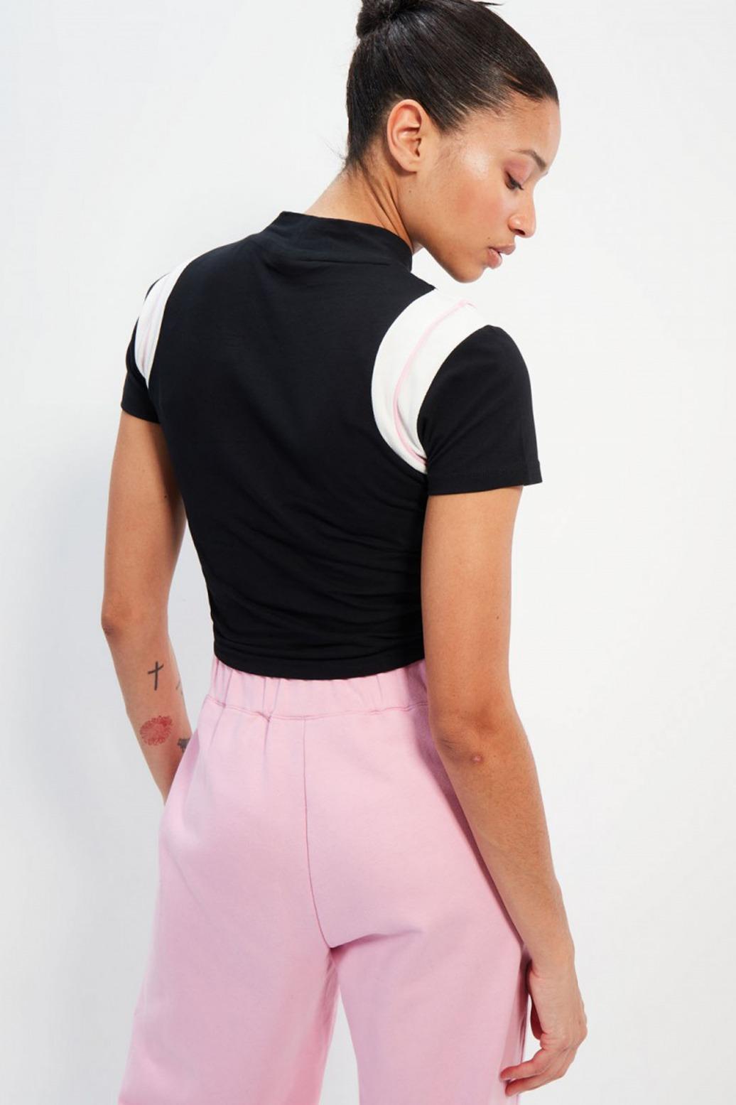ELLESSE MART CROP T-SHIRT en color NEGRO (3)