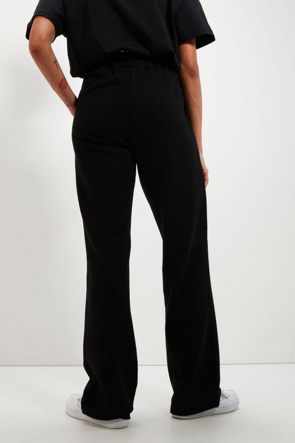 ELLESSE VERNETTI JOGGER en color NEGRO (3)