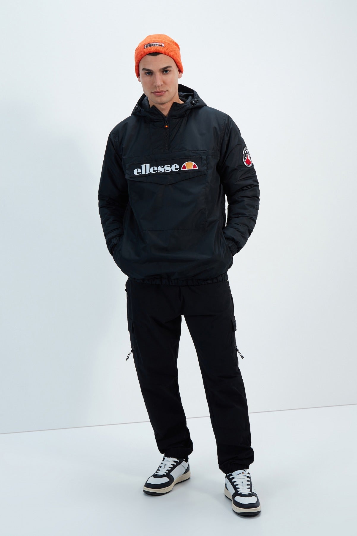 ELLESSE MONTERINI OH JACKET en color NEGRO (4)