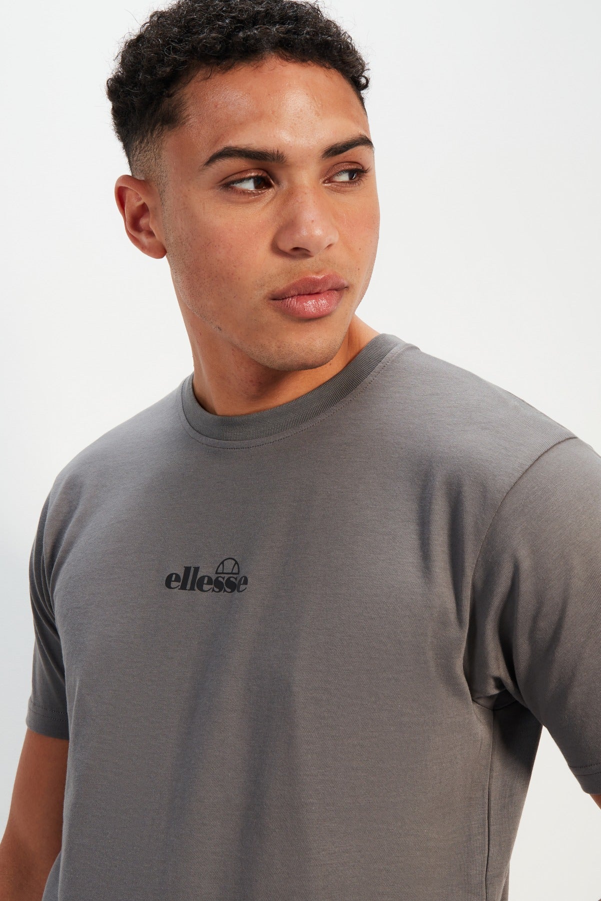 ELLESSE OLLIO TEE en color GRIS (3)