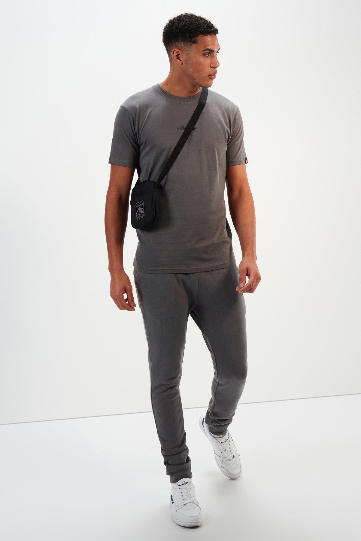 ELLESSE OLLIO TEE en color GRIS (4)
