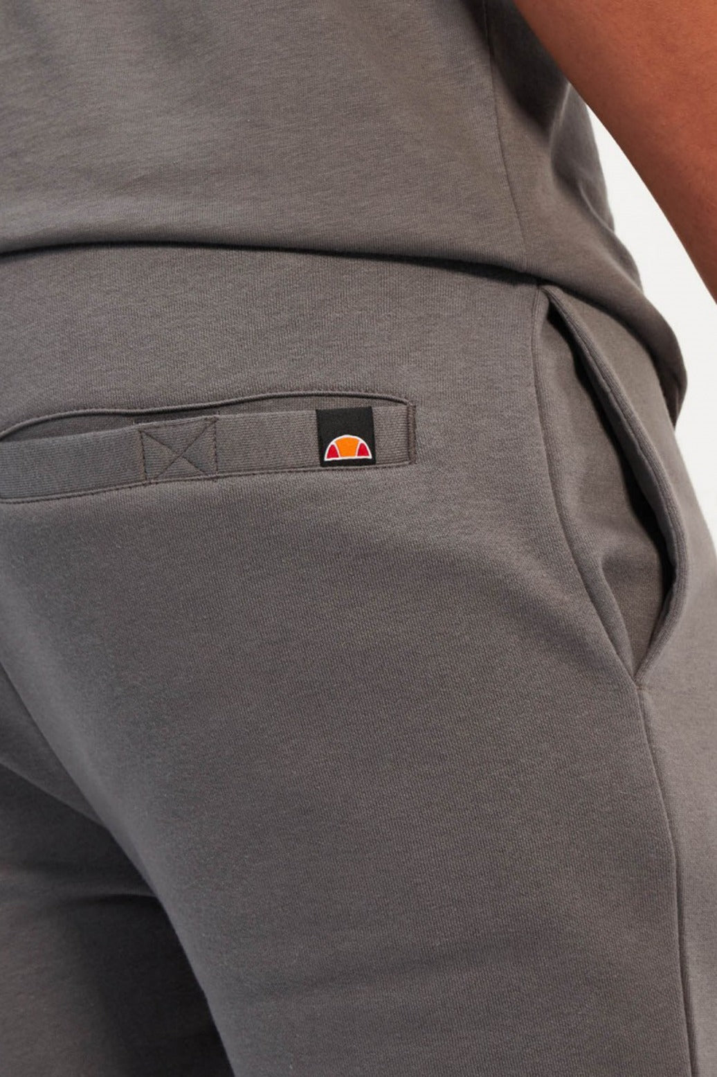 ELLESSE CRAVO JOGGER en color GRIS (4)