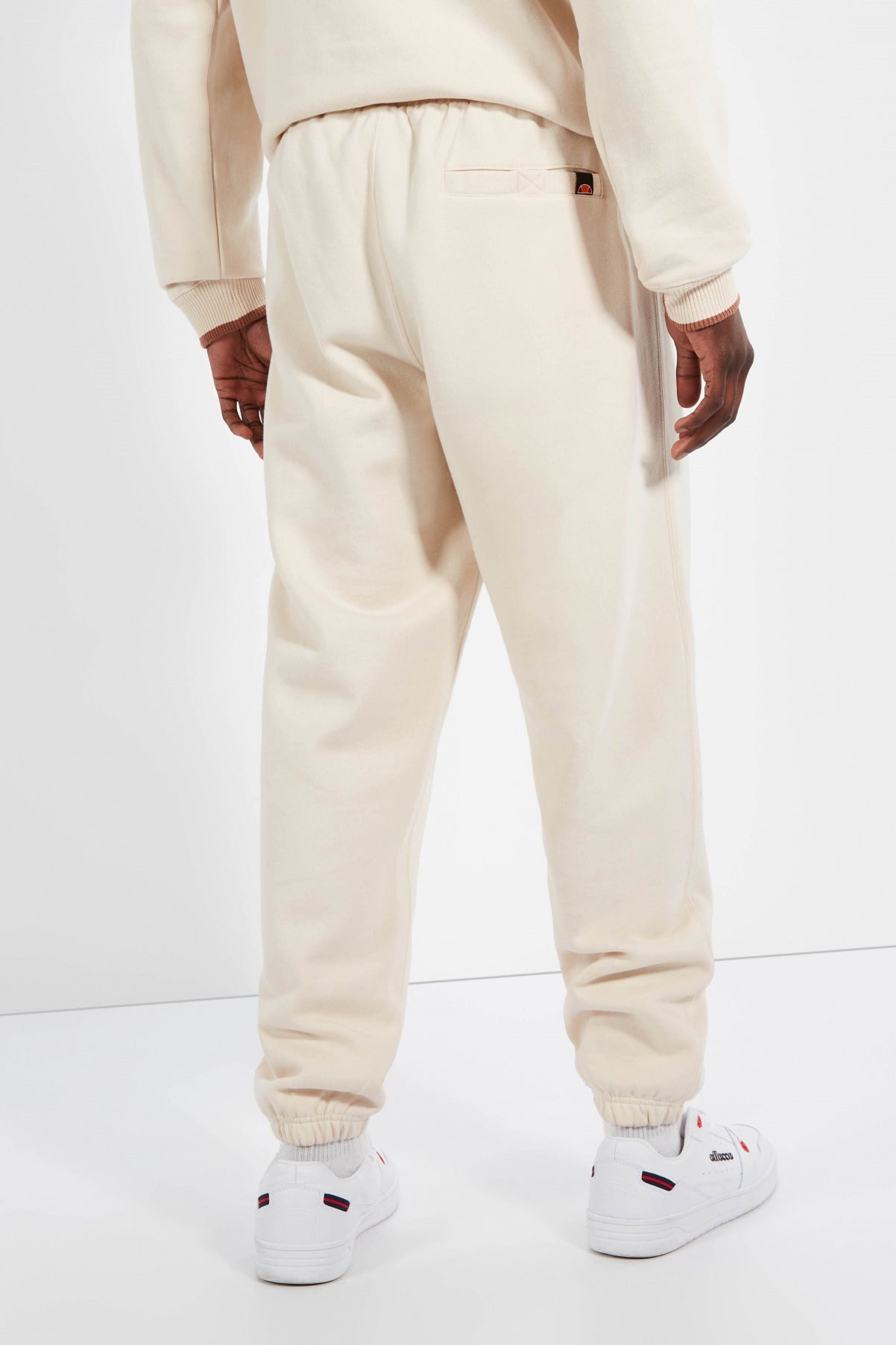 ELLESSE GARSI JOG PANT en color BLANCO (2)