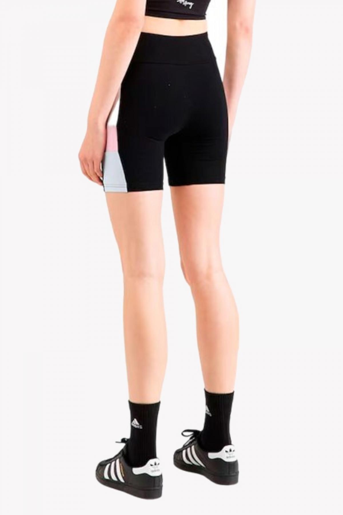 ELLESSE SIENNOS SHORT en color NEGRO (3)