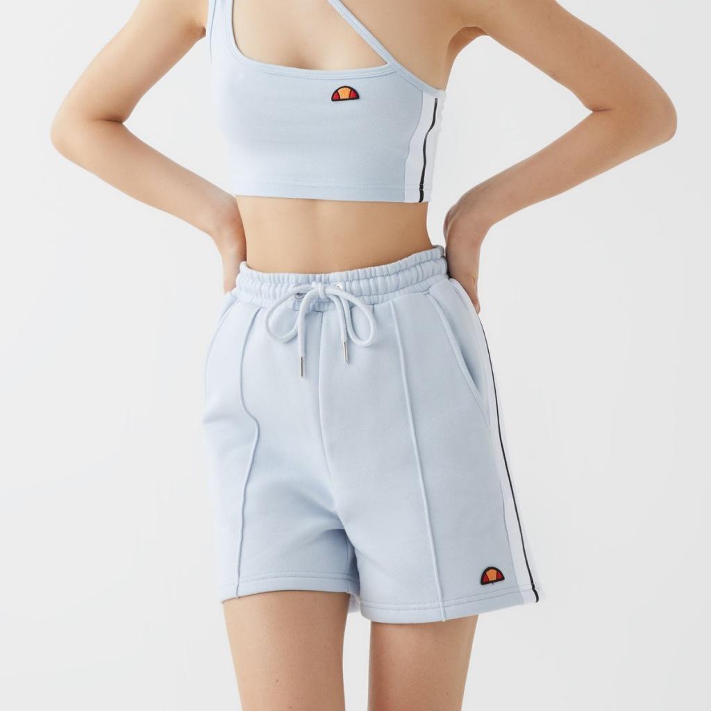 ELLESSE PLAYSOL CROP TOP en color AZUL (4)