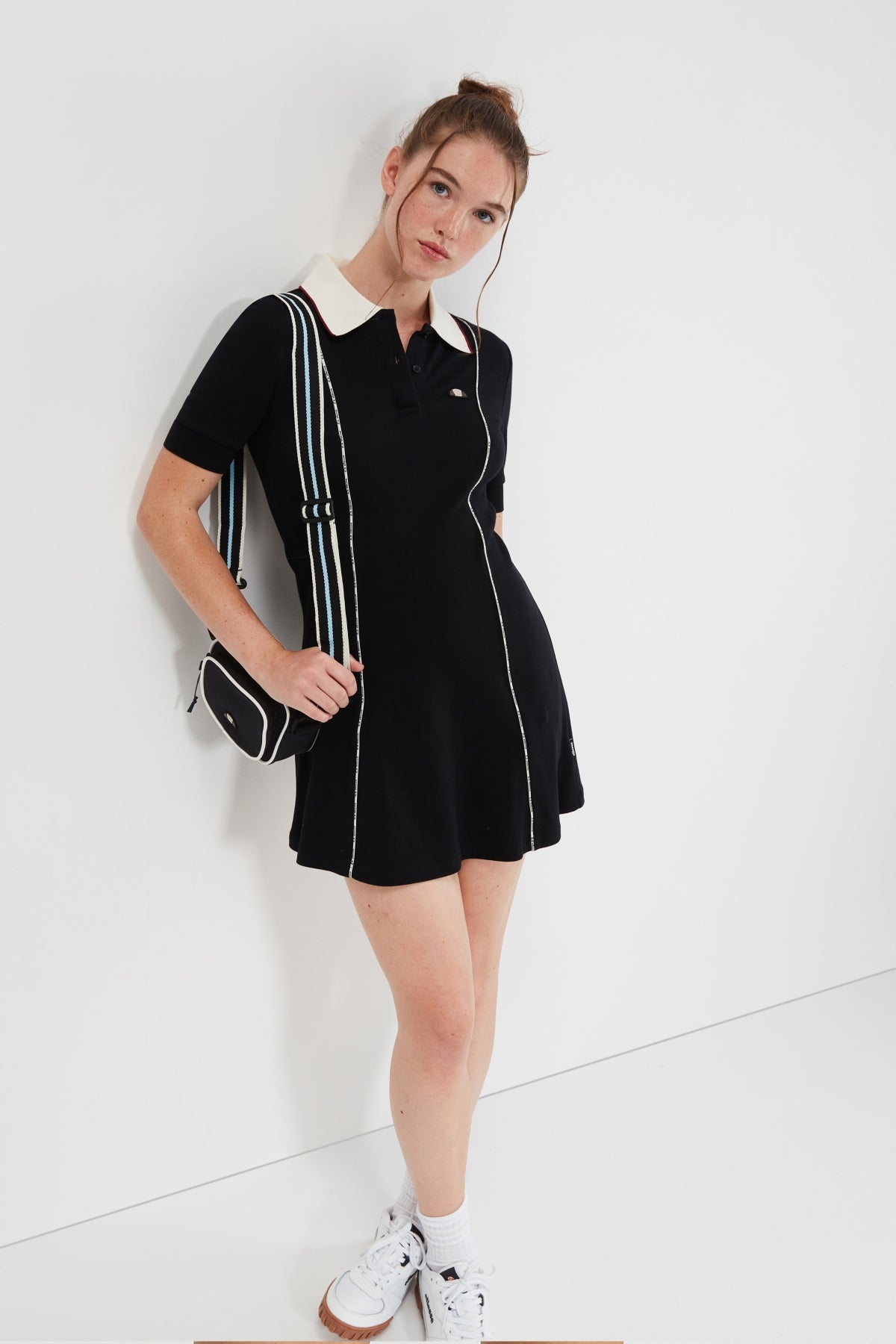ELLESSE GLOVER DRESS en color NEGRO (3)