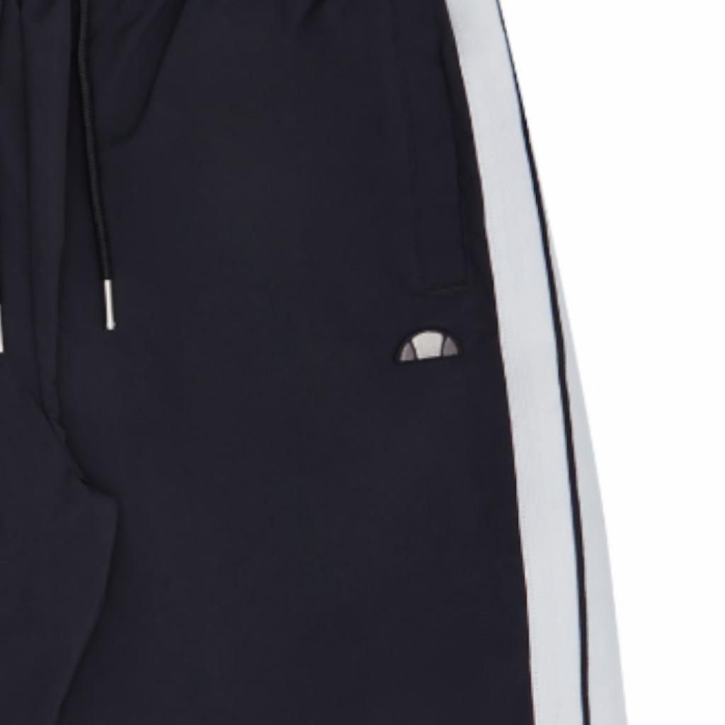 ELLESSE TERRONI SHORT INCH en color NEGRO (5)