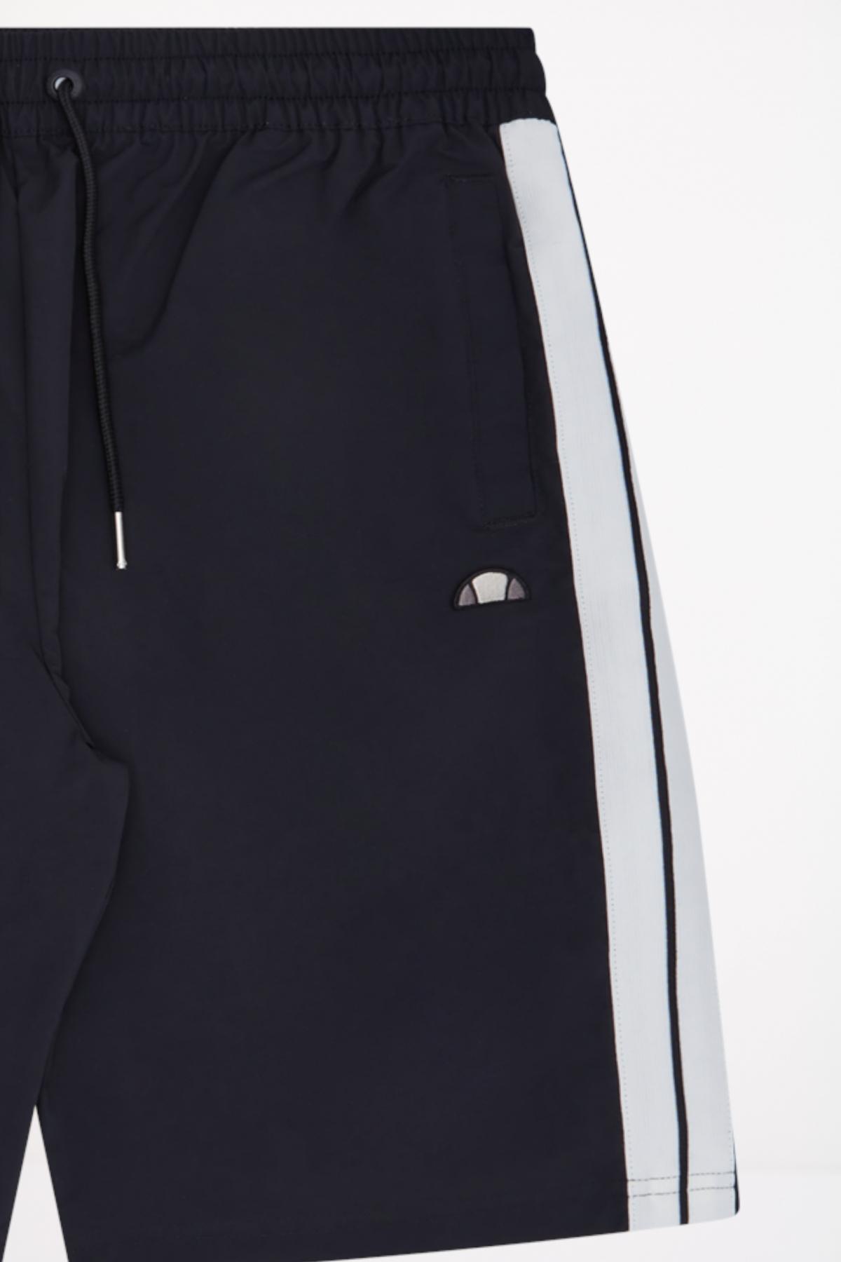 ELLESSE TERRONI SHORT INCH en color NEGRO (2)