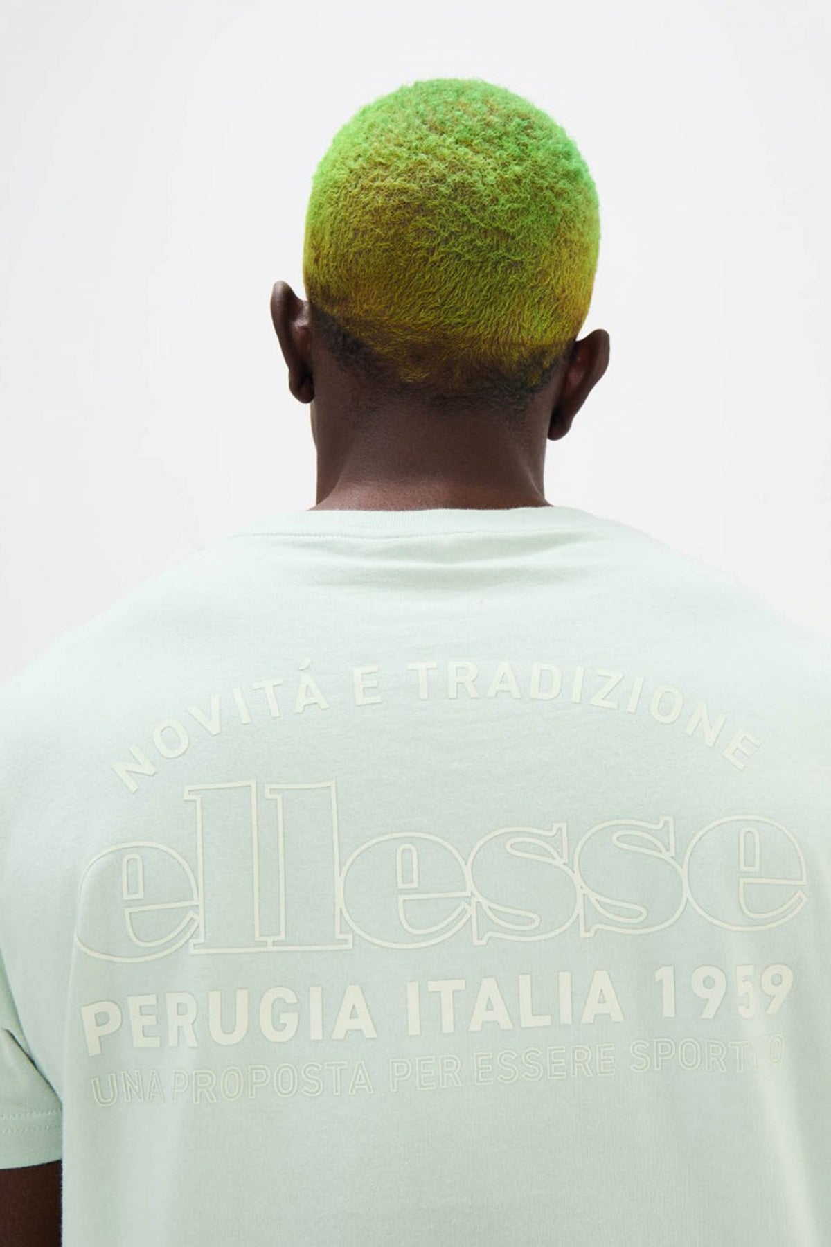 ELLESSE MARGHERA TEE en color VERDE (4)