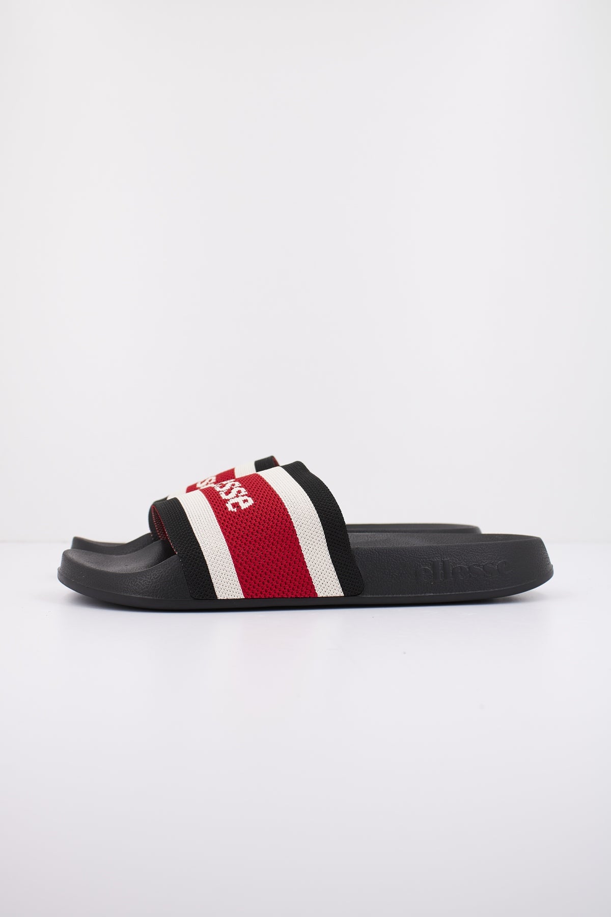 ELLESSE SHVF en color NEGRO (1)