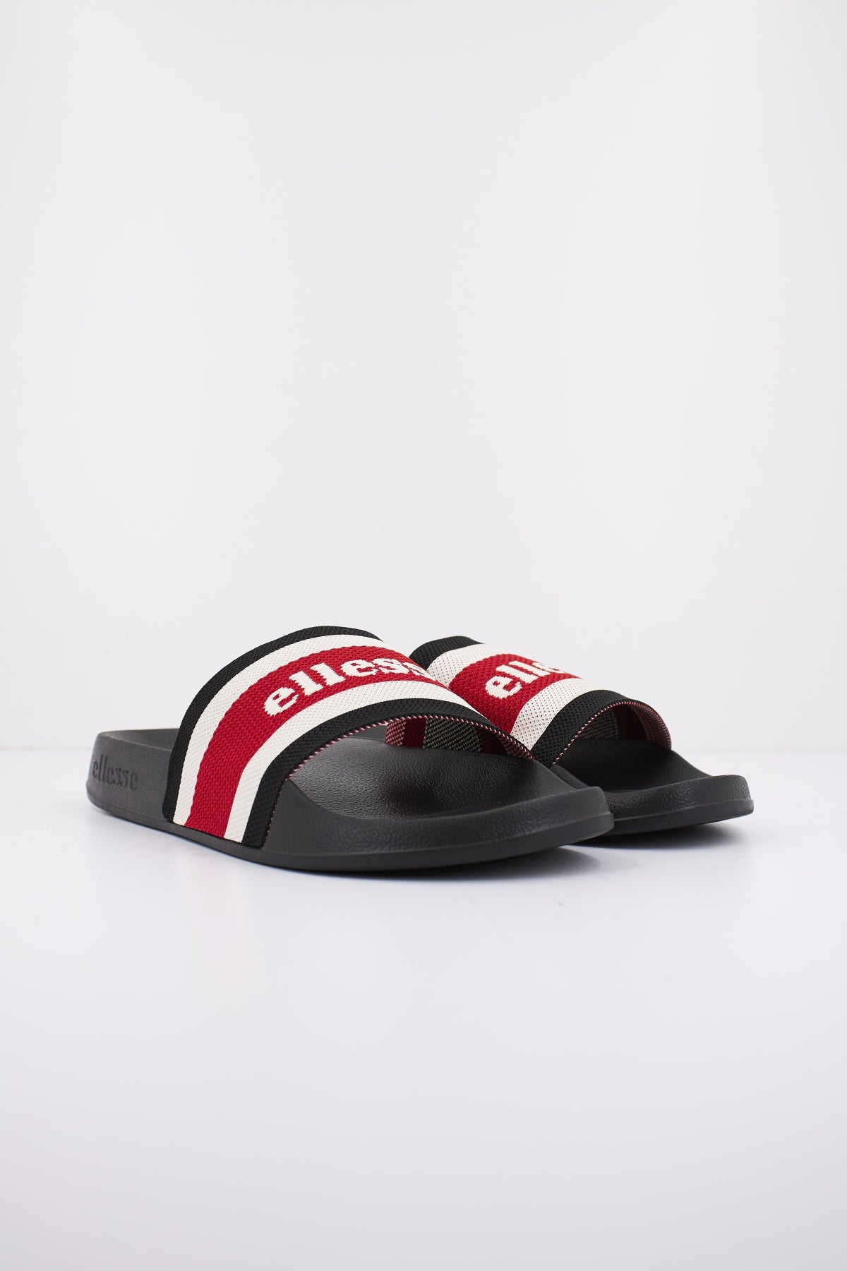 ELLESSE SHVF en color NEGRO (2)