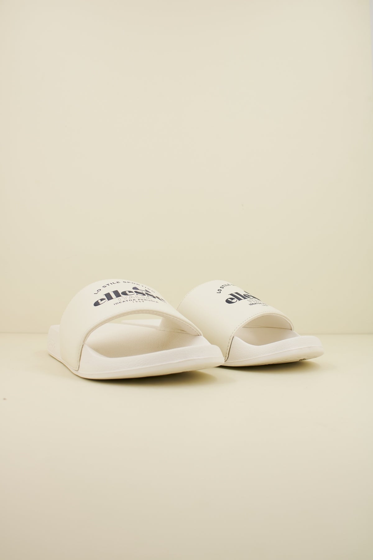 ELLESSE SHVF en color BLANCO (2)
