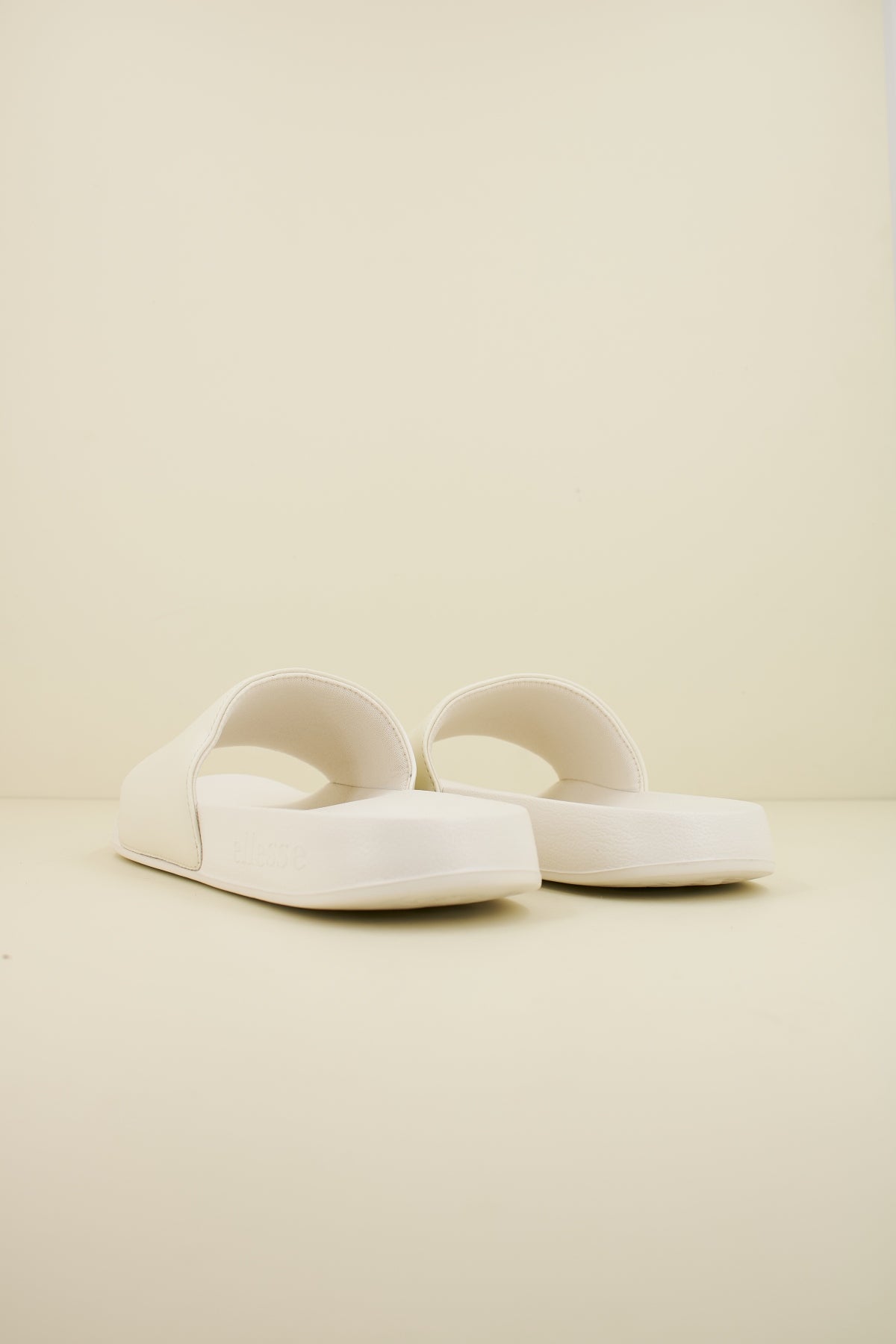 ELLESSE SHVF en color BLANCO (3)