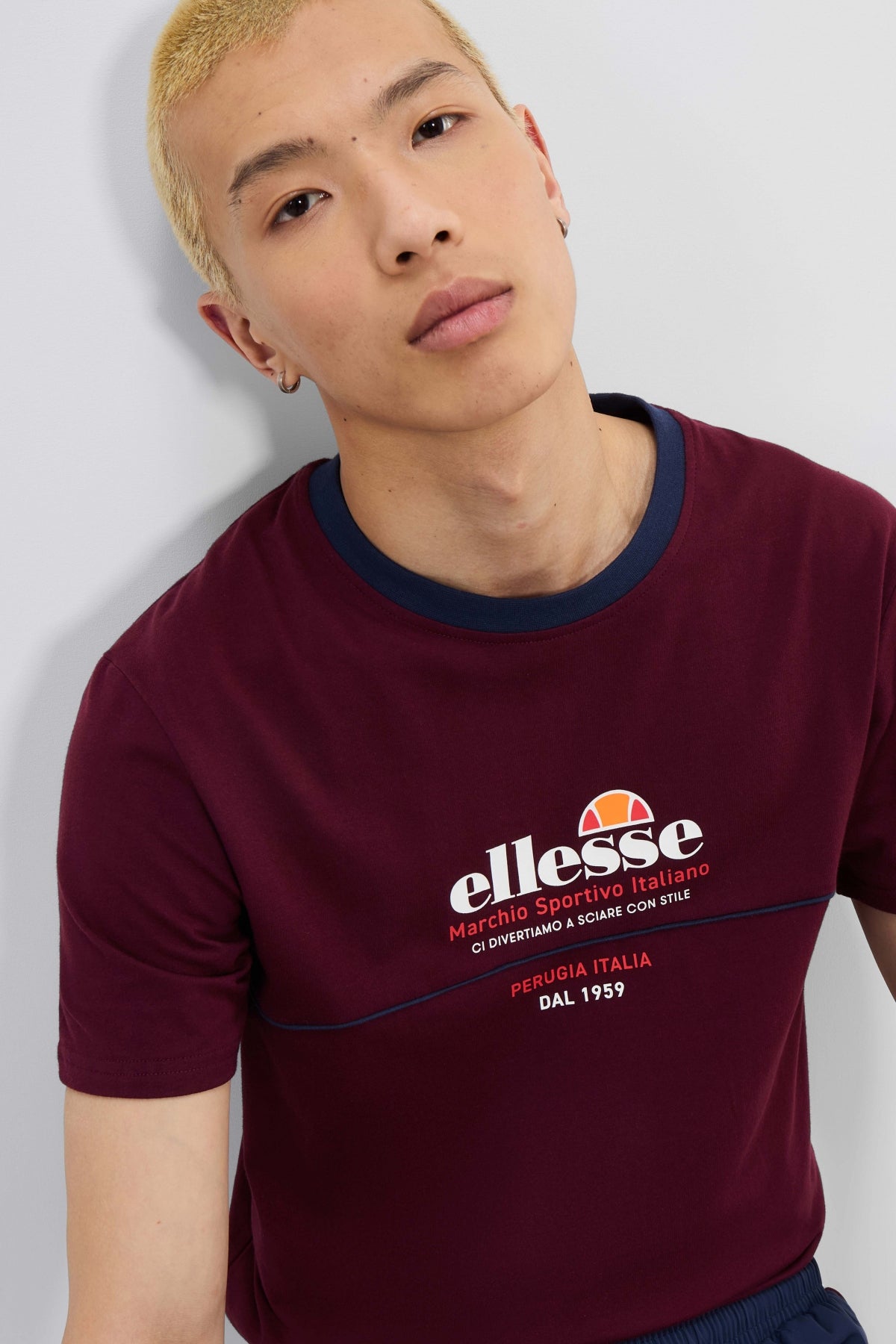 ELLESSE SVELLAN TEE en color BURDEOS (3)