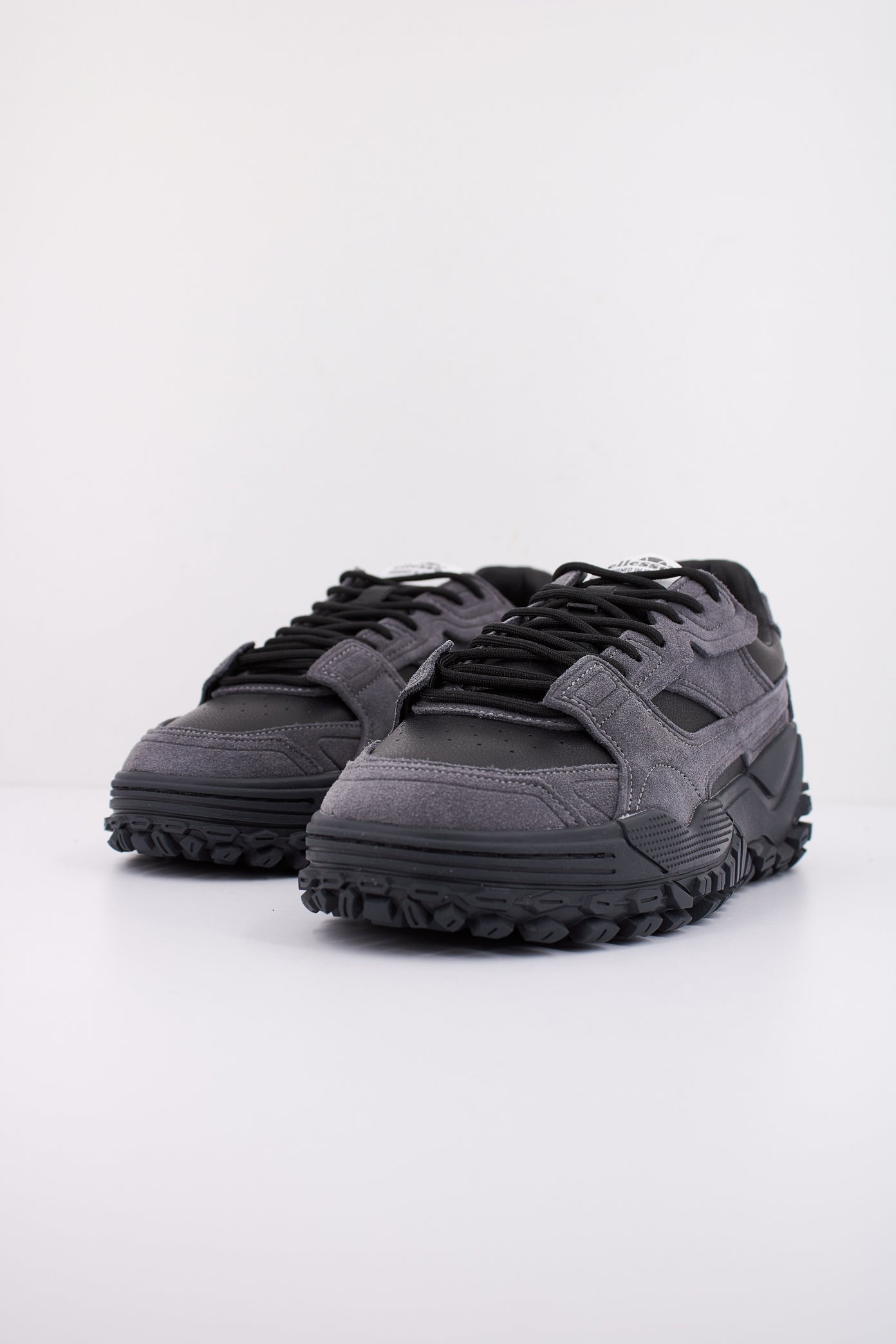 ELLESSE ELM en color NEGRO (2)