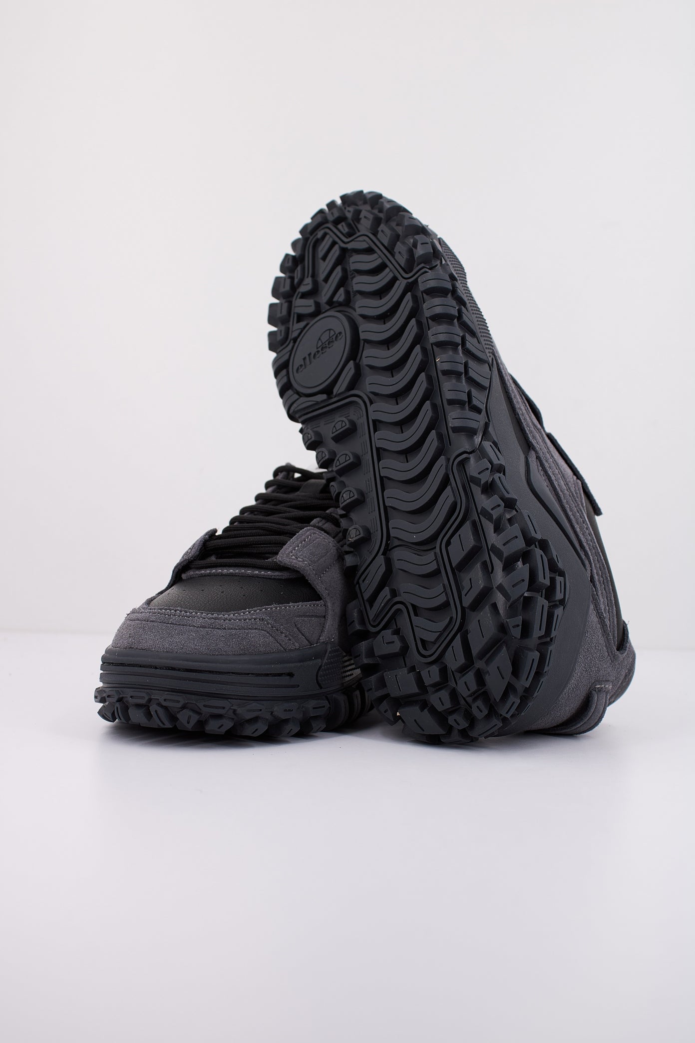 ELLESSE ELM en color NEGRO (5)