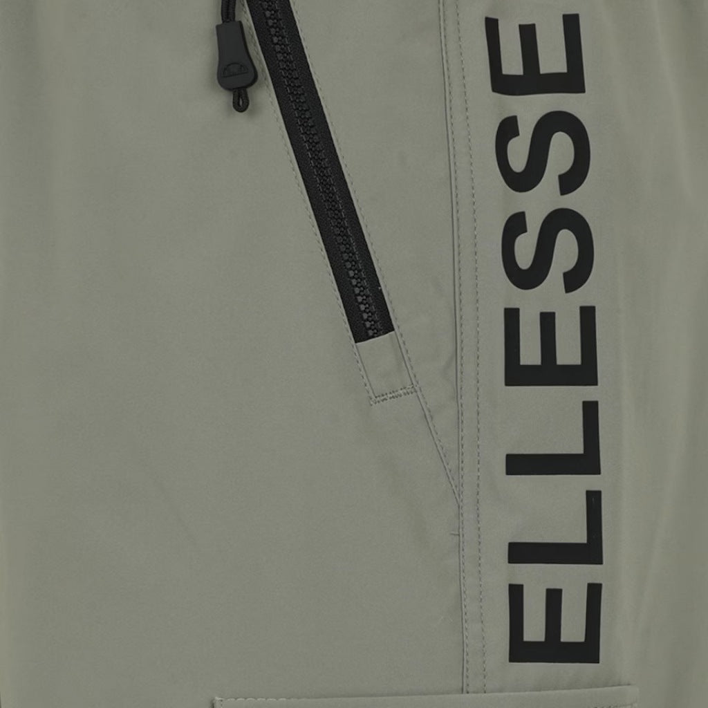 ELLESSE GAIANO CARGO SHORT en color VERDE (6)