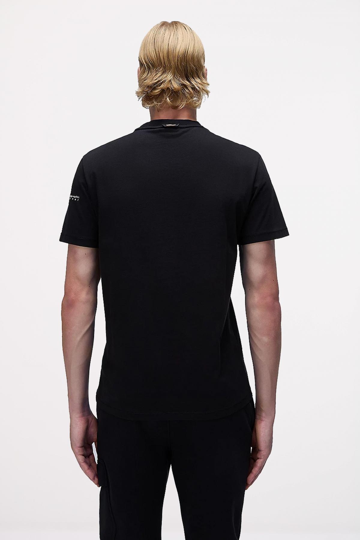 NAPAPIJRI S-BADGE SS en color NEGRO (4)
