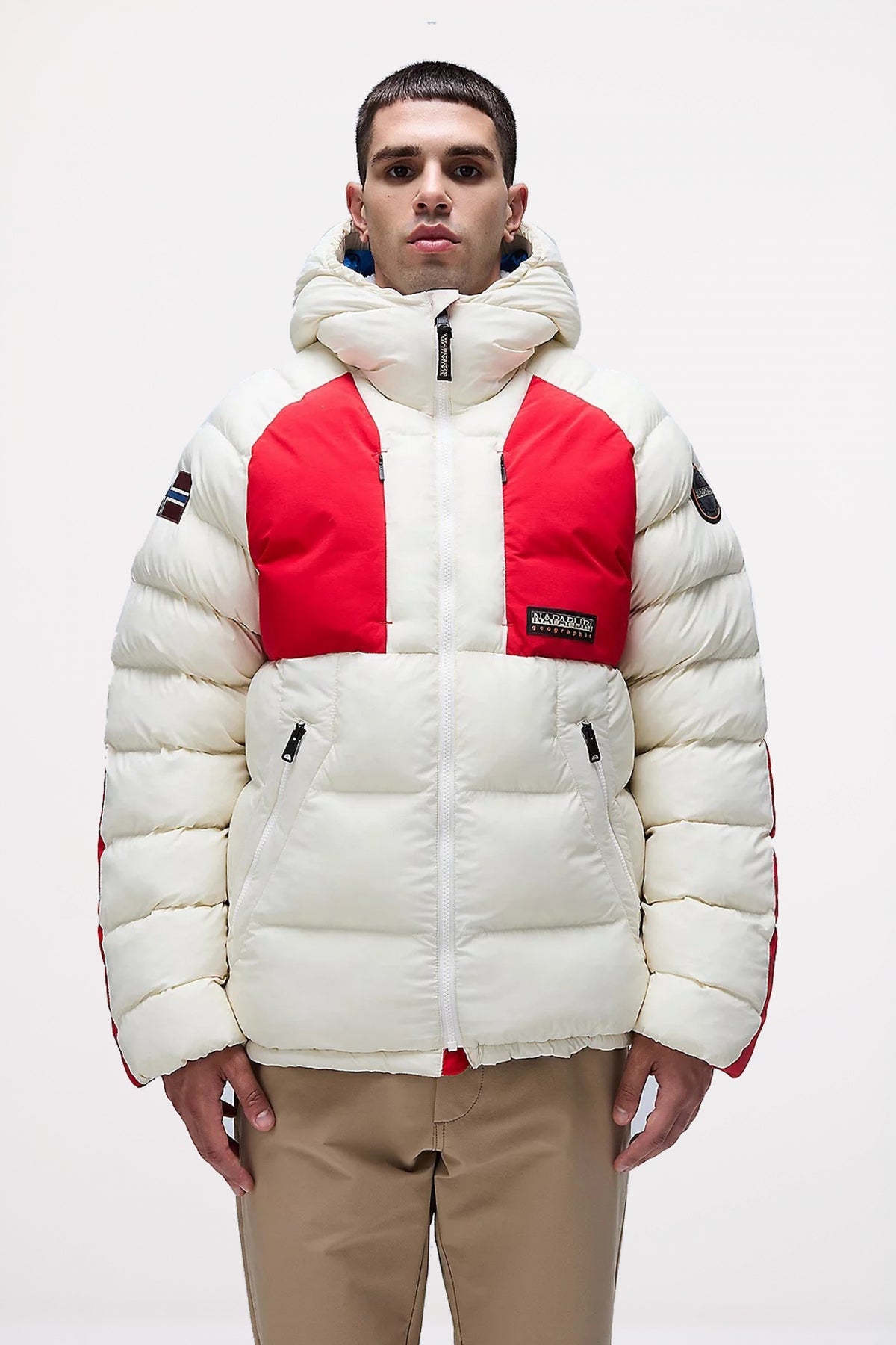 NAPAPIJRI A-MOESA PUF en color BLANCO (1)