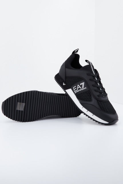 EMPORIO ARMANI XX en color NEGRO (4)