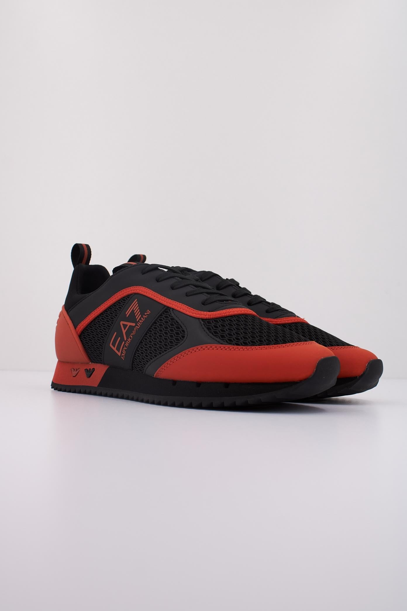 EMPORIO ARMANI XX XK en color NEGRO (2)
