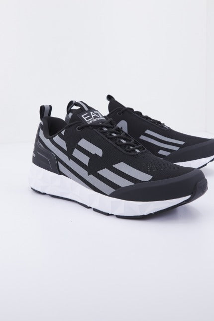 EMPORIO ARMANI SNEAKER en color NEGRO (1)