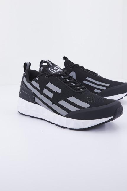 EMPORIO ARMANI SNEAKER en color NEGRO (1)