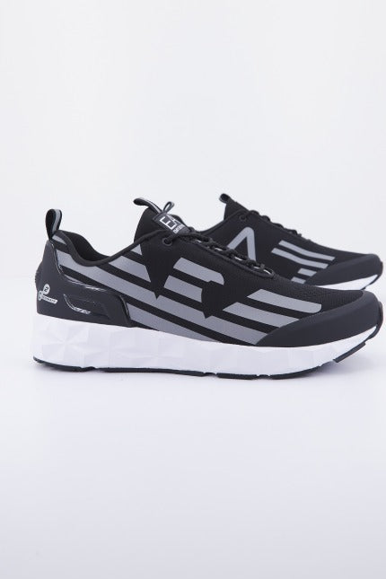 EMPORIO ARMANI SNEAKER en color NEGRO (2)