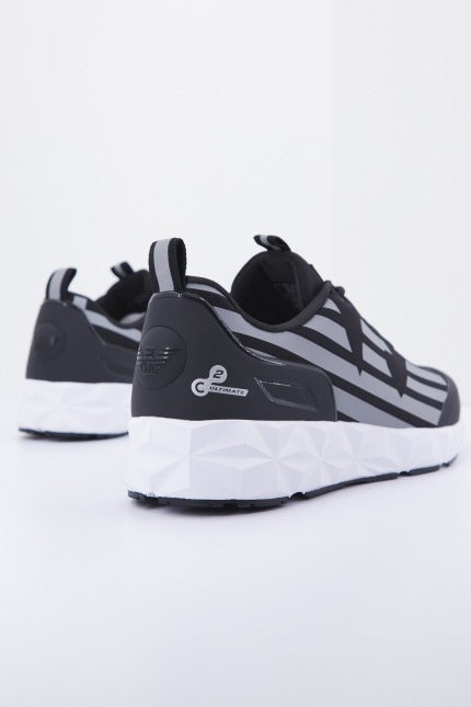 EMPORIO ARMANI SNEAKER en color NEGRO (3)